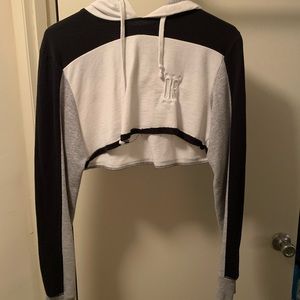 Cropped hoodie